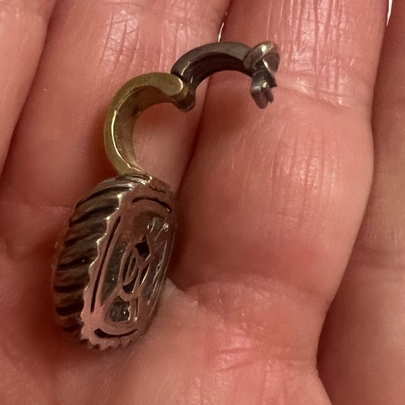 - David Yurman 18k and Silver Diamond Pendant. Excellent Condition. - Picture 3 of 8